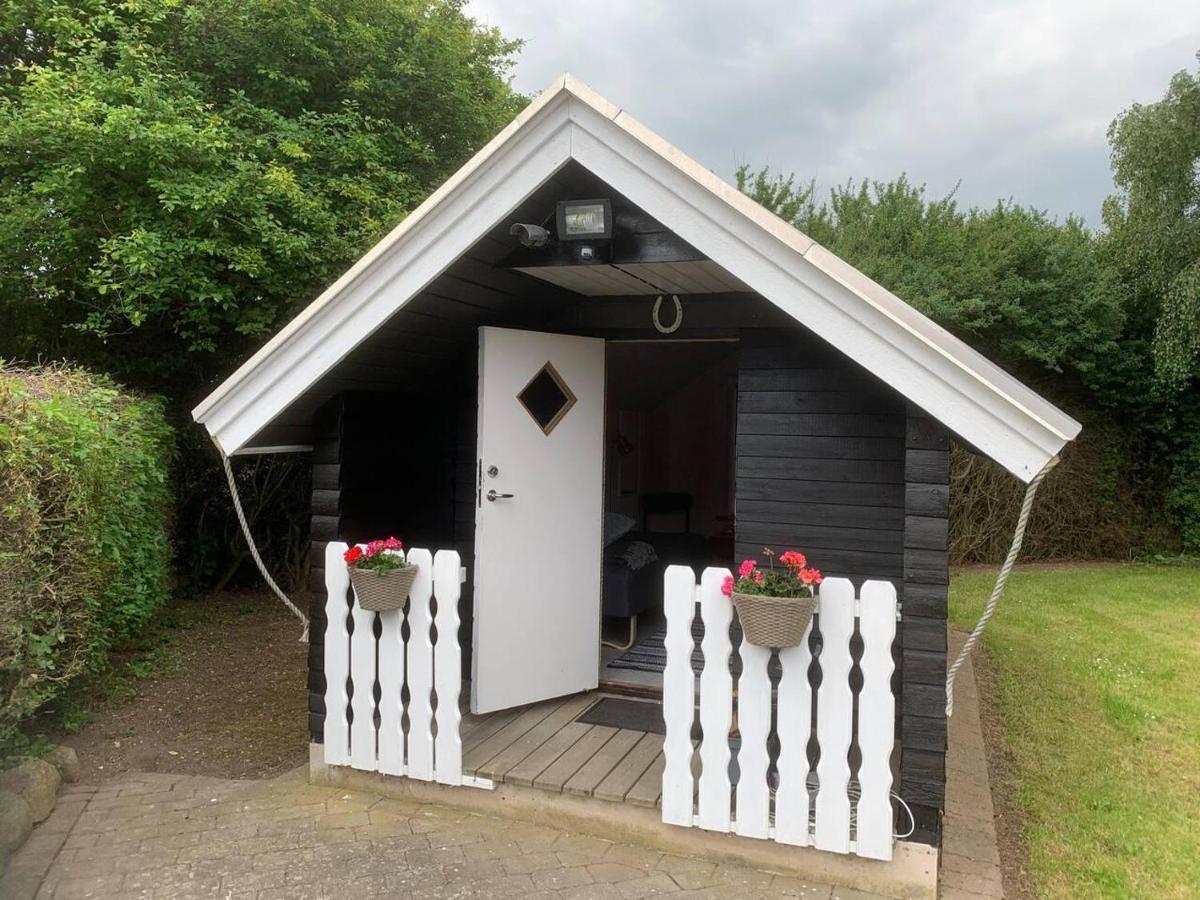 Stunning Romantik Cabin Close To Baltic Sea Villa Idestrup Exterior photo