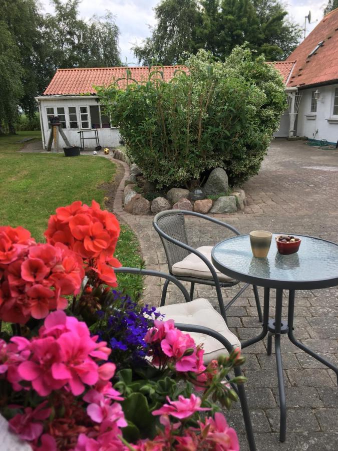 Stunning Romantik Cabin Close To Baltic Sea Villa Idestrup Exterior photo